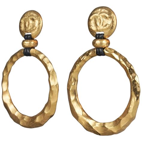 beyonce chanel hoop earrings|beyonce gold chain earrings.